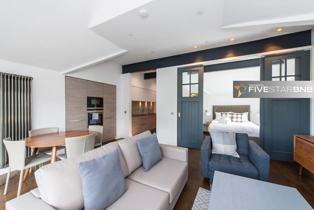Cool Urban Apartment With Stunning Castle Views EDI Buitenkant foto
